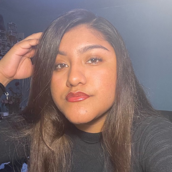 Meet your Posher, Jennifer - Picture 1 of 1